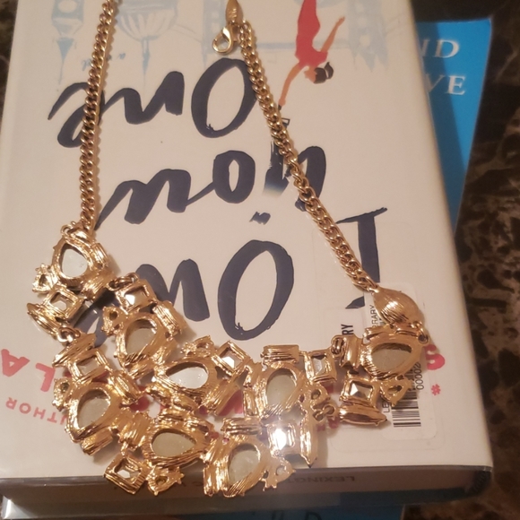 statement necklace - Picture 2 of 2